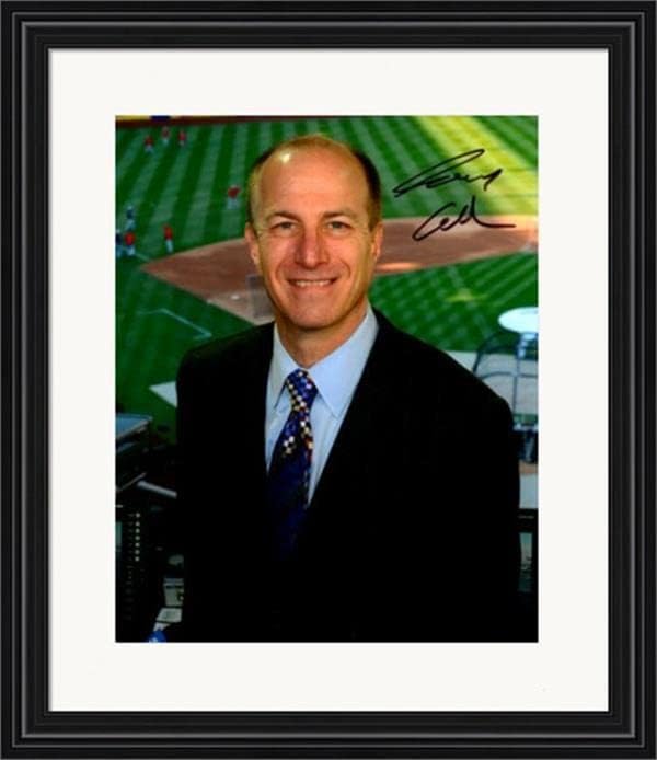 Gary Cohen dedikált 8x10 Fotó (New York Mets Műsorszolgáltató) SC6 Gubancos & Bekeretezett - Dedikált MLB Fotók